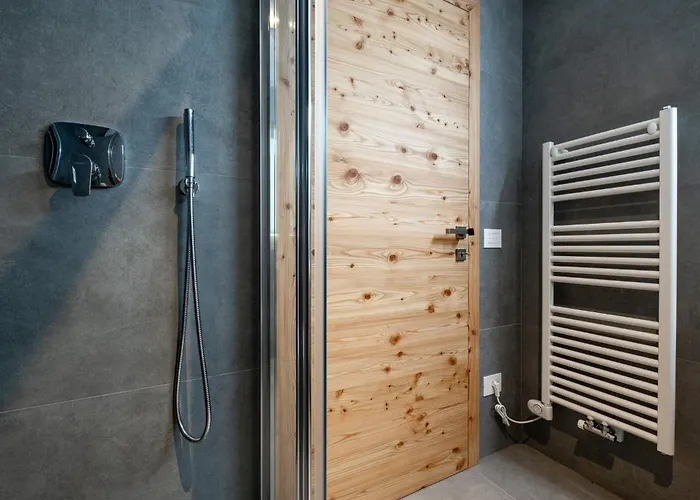 Cesa Cercena Apartmán *